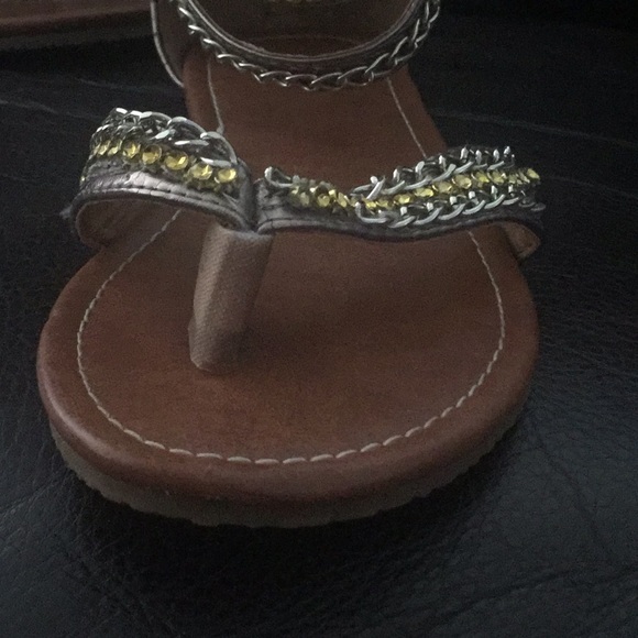 Chain link and gold bead sandals - Picture 4 of 4